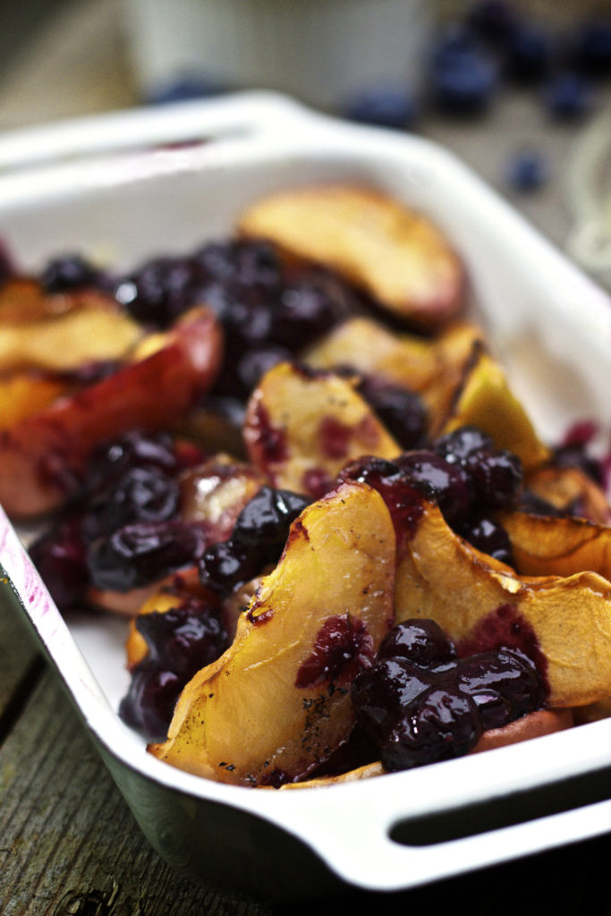 antihistamine dessert bake with apples and blueberries